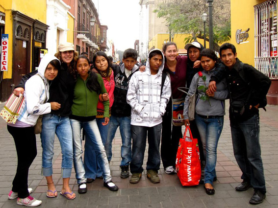 Anna Doyle with Peruvian FairMail team